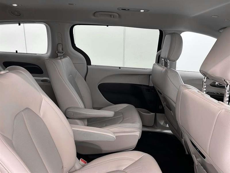 chrysler Pacifica 2021 - 25