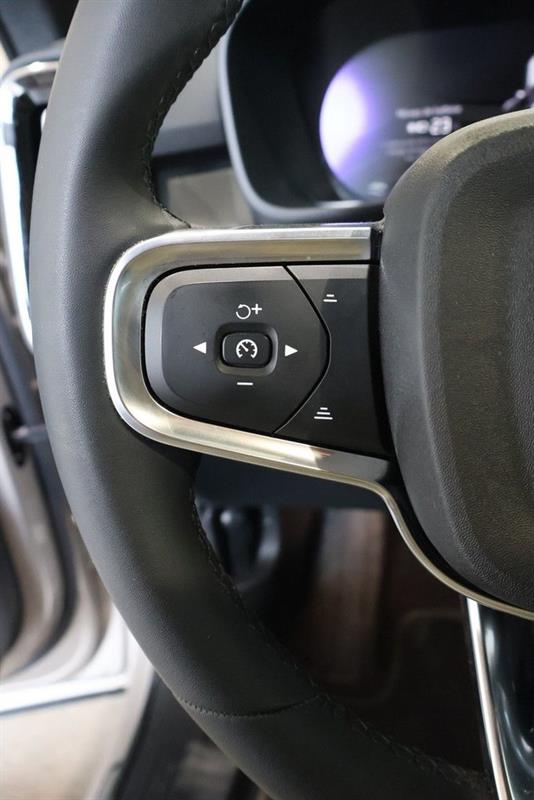 volvo XC40 2023 - 11