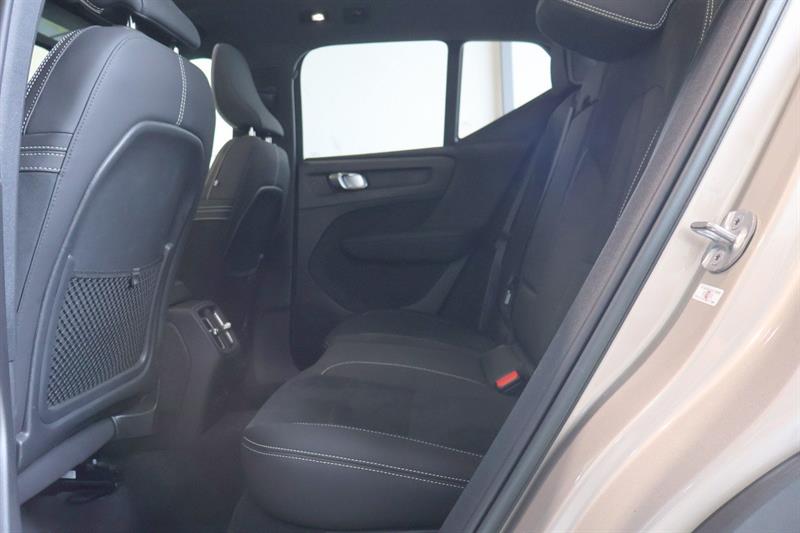 volvo XC40 2023 - 18