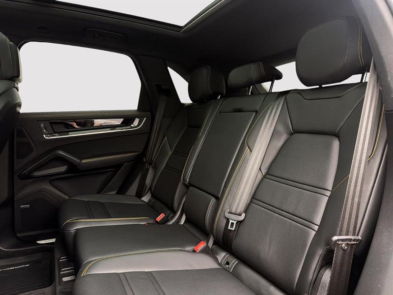 porsche Cayenne 2024 - 25