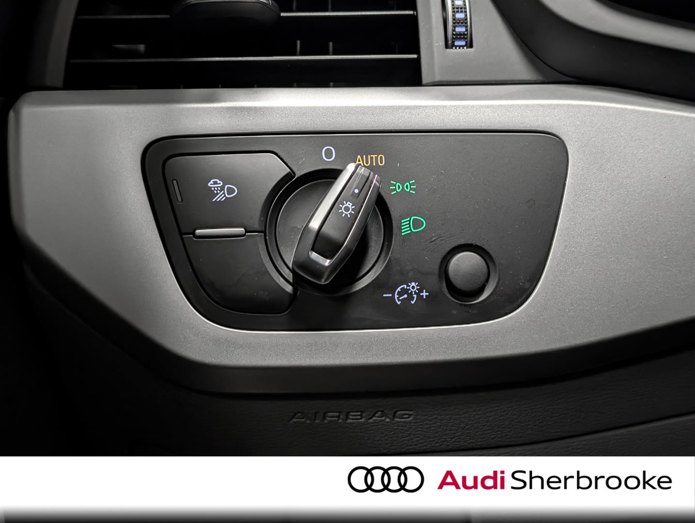 audi berline A4 2023 - 22