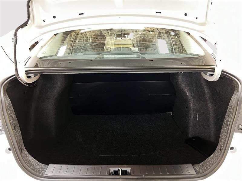 nissan Versa 2025 - 12