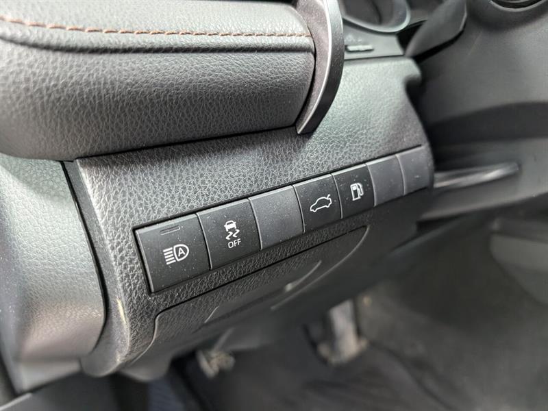 toyota Camry 2018 - 11