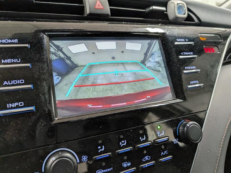 toyota Camry 2018 - 17