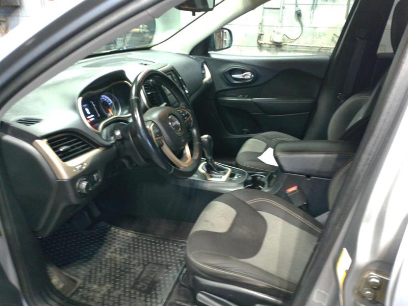 jeep Cherokee 2016 - 10