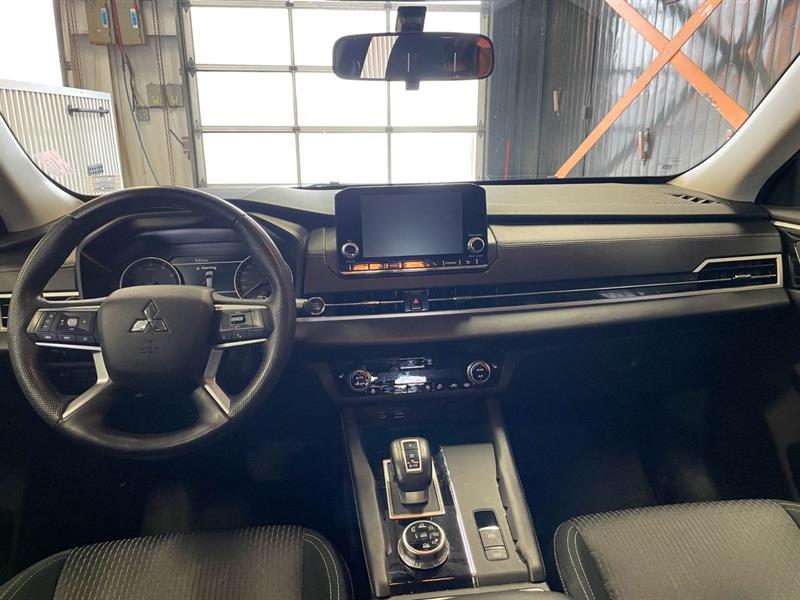 mitsubishi Outlander 2023 - 12