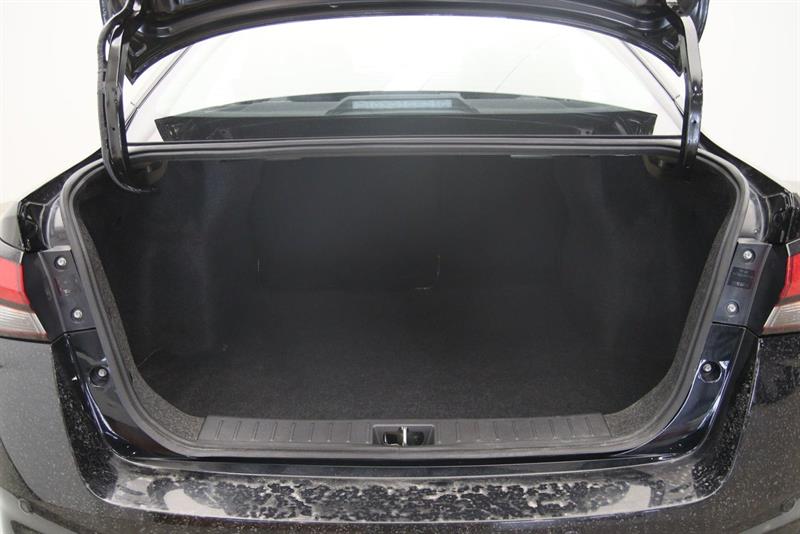 nissan Versa 2022 - 17