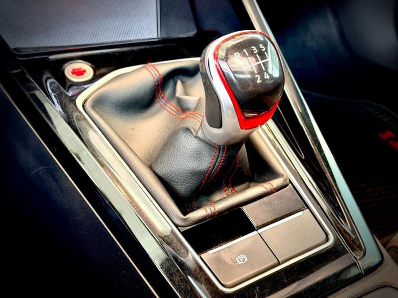 volkswagen Golf GTI 2024 - 29