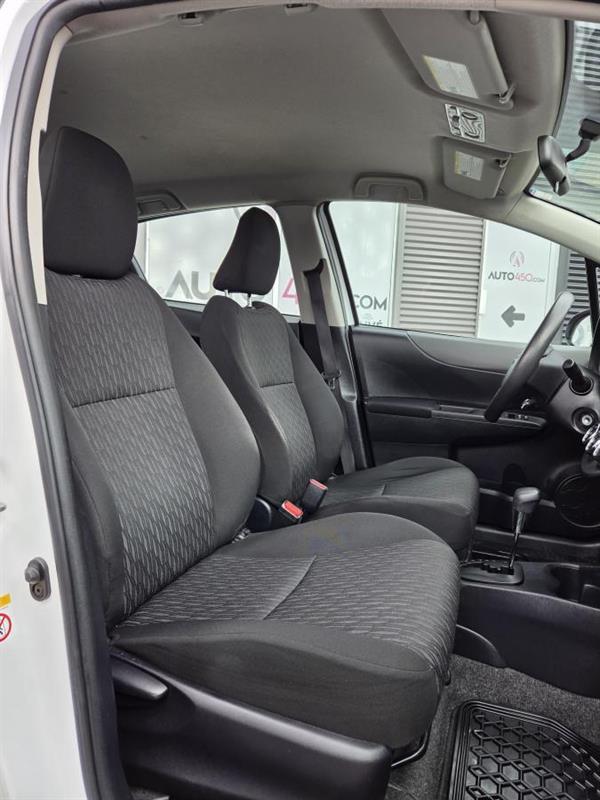2014 Toyota Yaris - Image 10