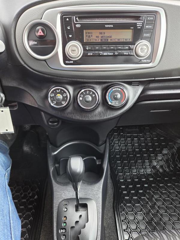 2014 Toyota Yaris - Image 19
