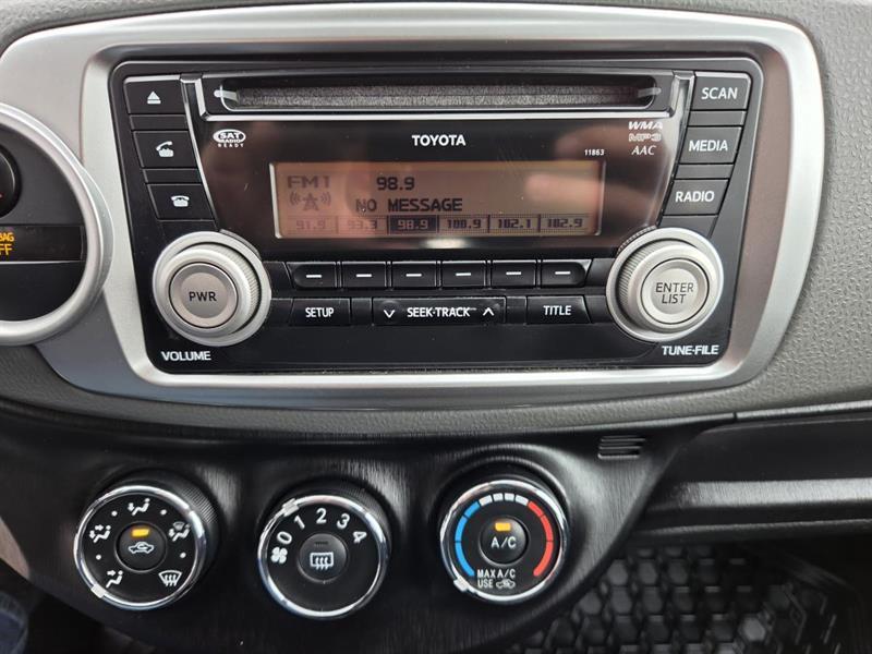 2014 Toyota Yaris - Image 21