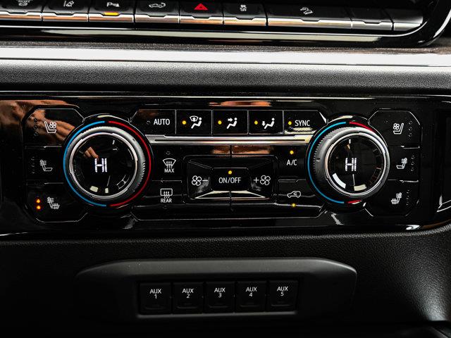 Chevrolet Silverado 3500HD 29