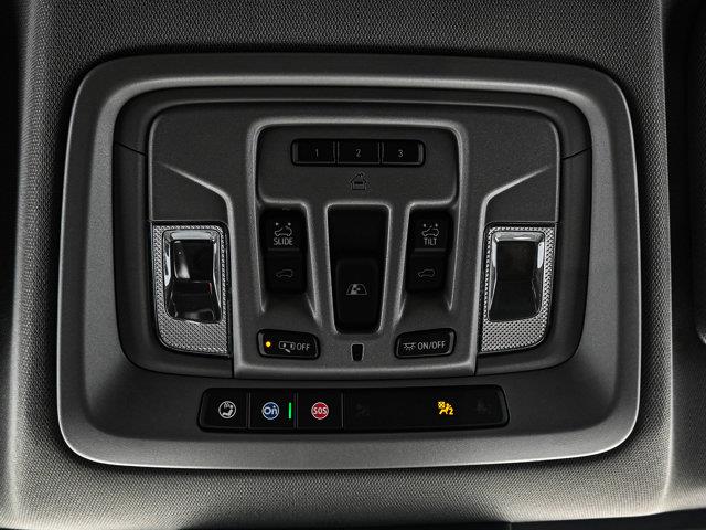 Chevrolet Silverado 3500HD 32