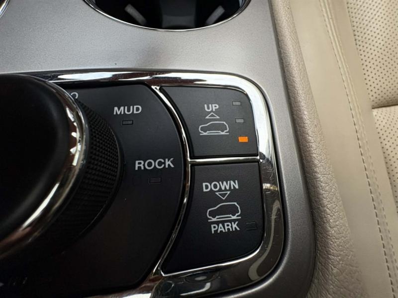 jeep Grand Cherokee 2021 - 16