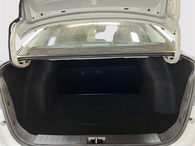 nissan Versa 2025 - 12