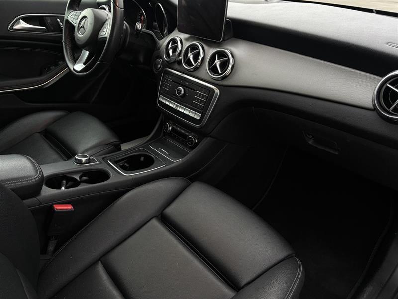 mercedes-benz GLA 2018 - 16