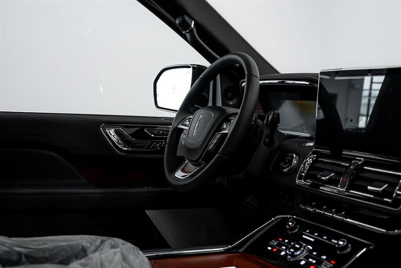 lincoln Navigator 2023 - 12