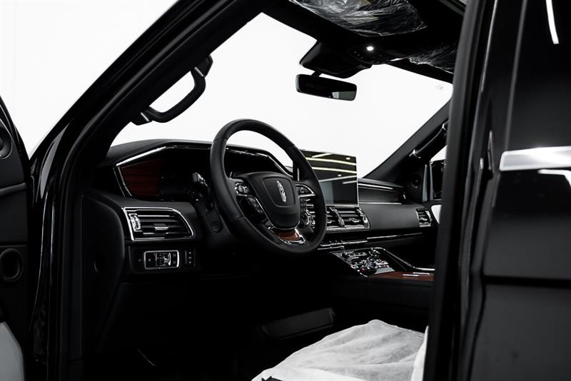 lincoln Navigator 2023 - 13