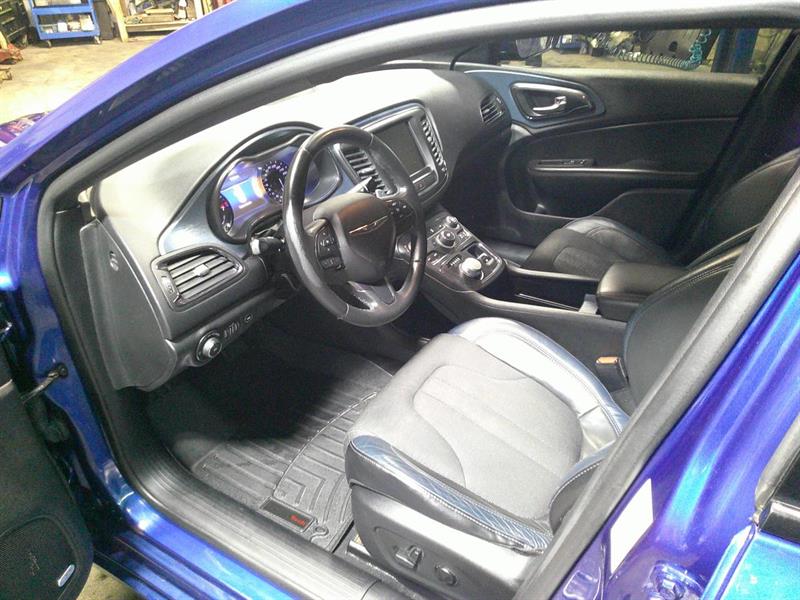 chrysler 200 2015 - 11