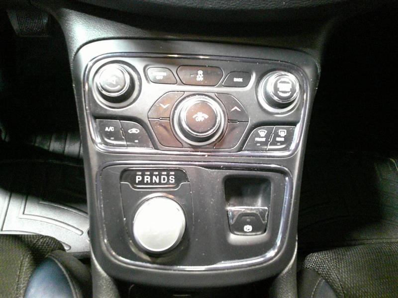 chrysler 200 2015 - 13