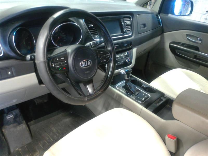 kia Sedona 2017 - 9