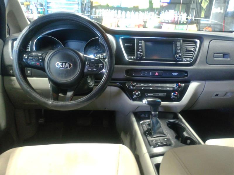 kia Sedona 2017 - 12