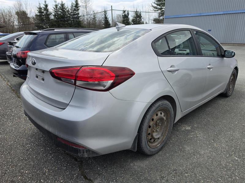 kia Forte 2018 - 5
