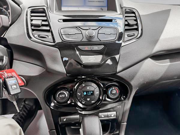 ford Fiesta 2017 - 21