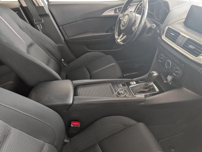 mazda Mazda3 2017 - 8