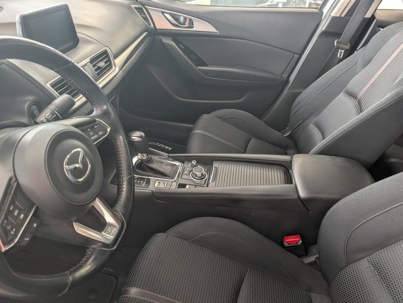 mazda Mazda3 2017 - 11