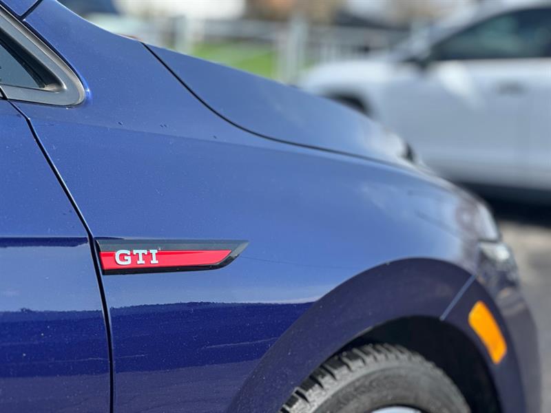 volkswagen Golf GTI 2022 - 12
