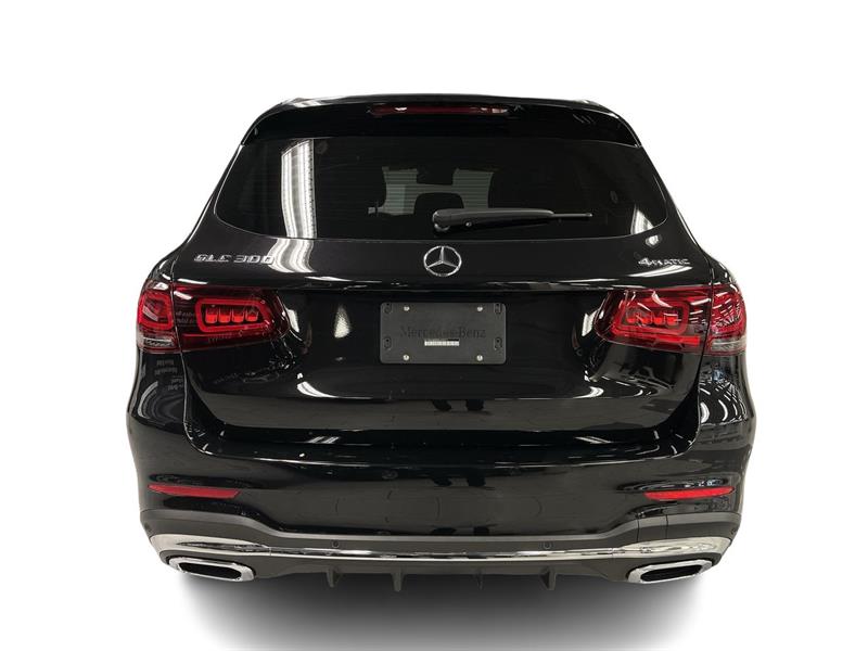 mercedes-benz GLC300 2022 - 8