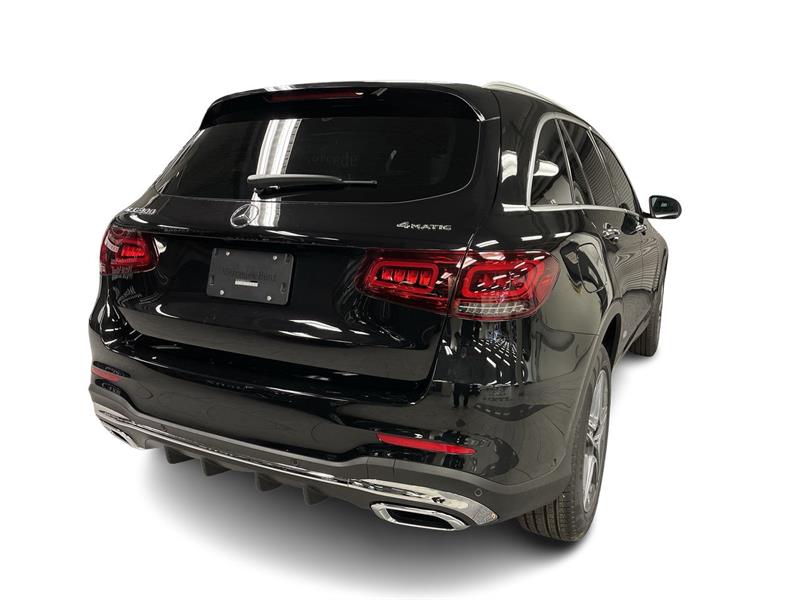 mercedes-benz GLC300 2022 - 9