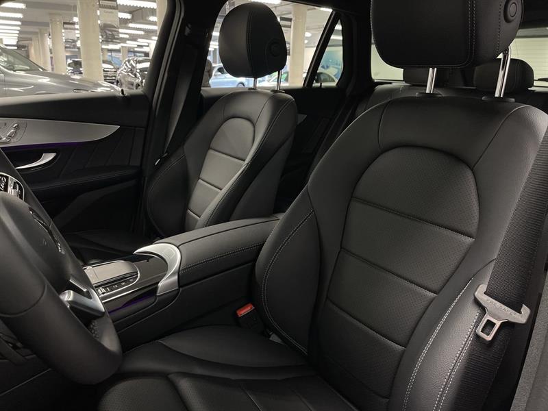 mercedes-benz GLC300 2022 - 19