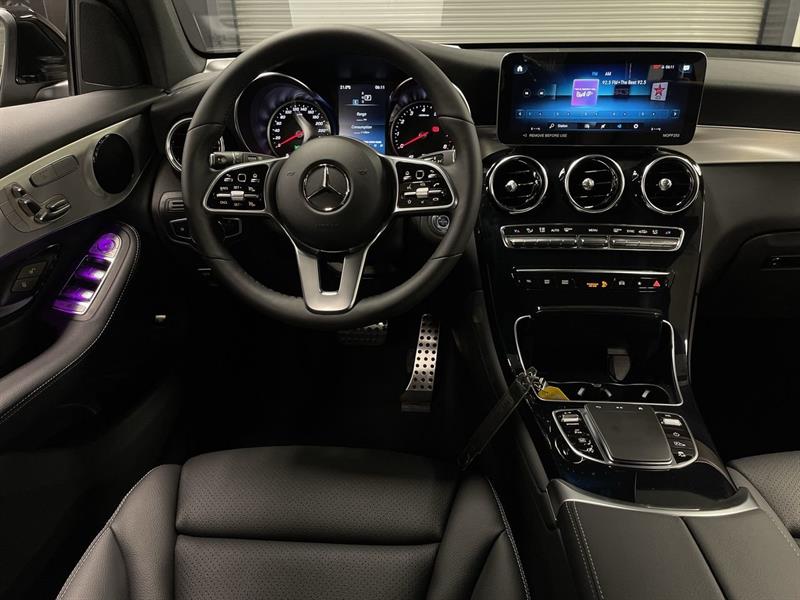 mercedes-benz GLC300 2022 - 29