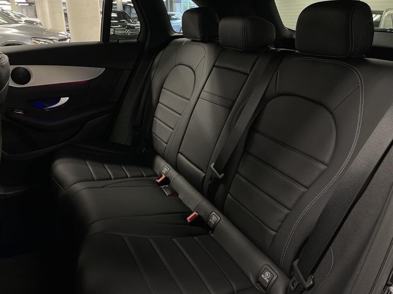 mercedes-benz GLC300 2022 - 31