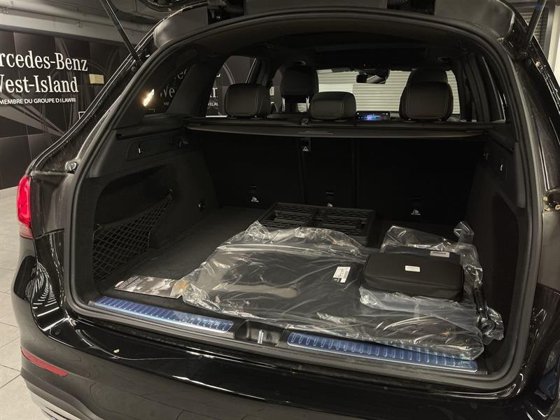 mercedes-benz GLC300 2022 - 32