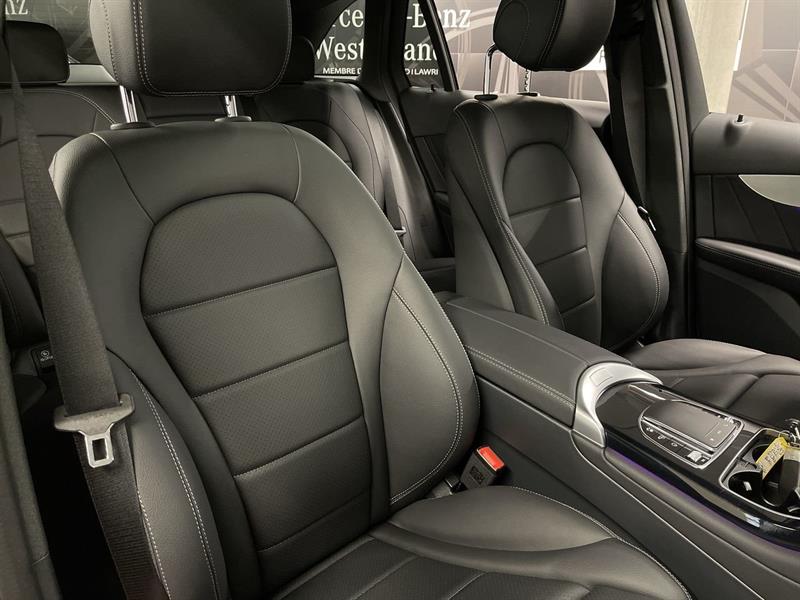 mercedes-benz GLC300 2022 - 33