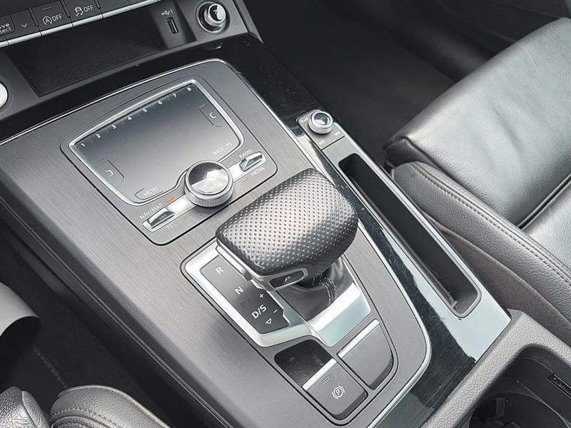 audi Q5 2020 - 21