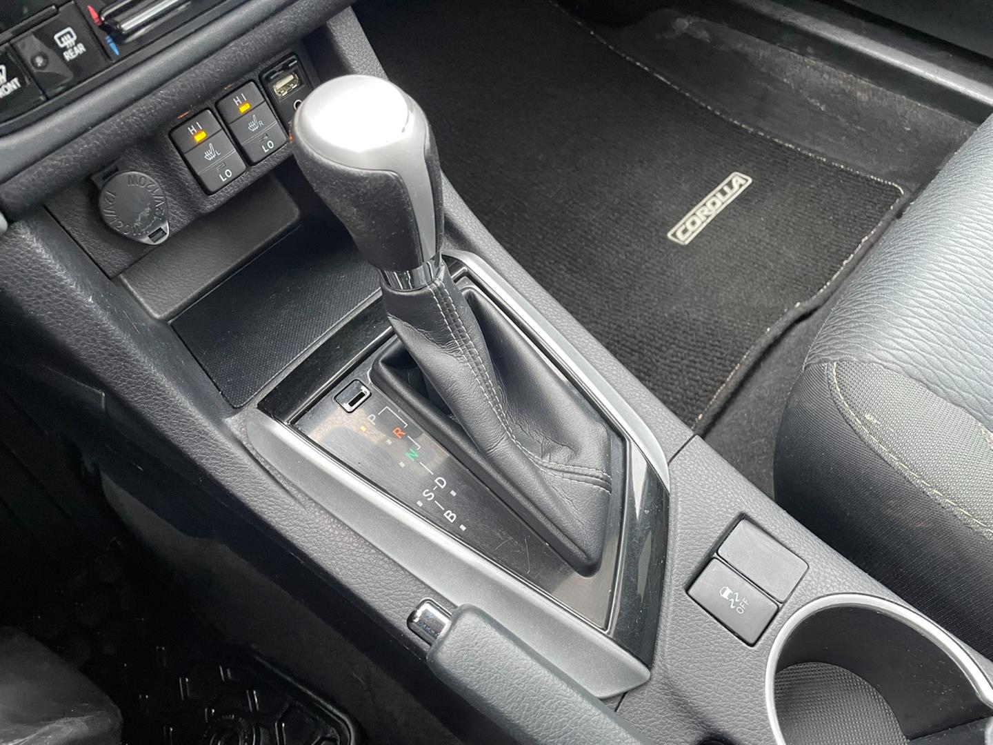 toyota Corolla 2017 - 13