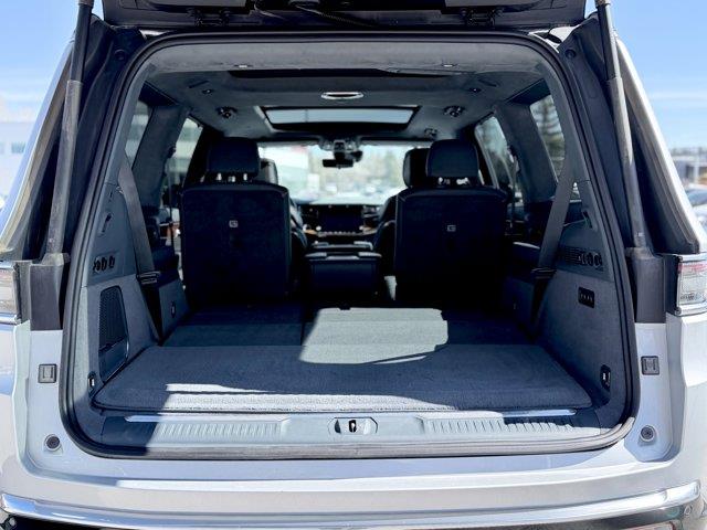 jeep Grand Wagoneer 2023 - 10