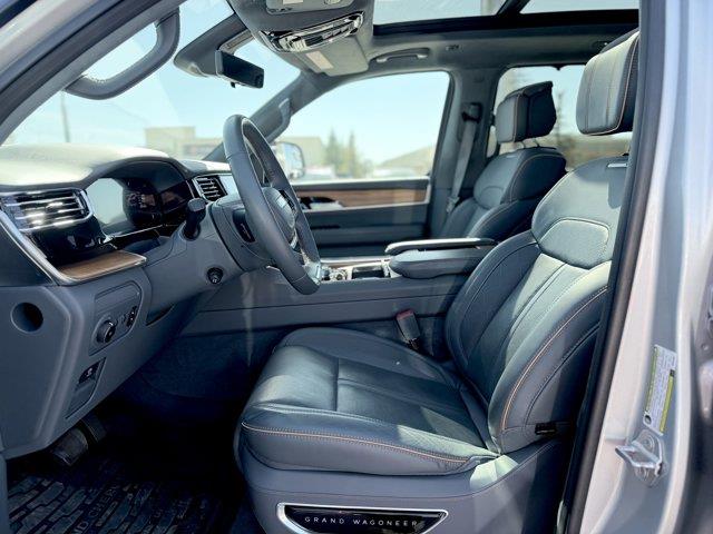 jeep Grand Wagoneer 2023 - 13