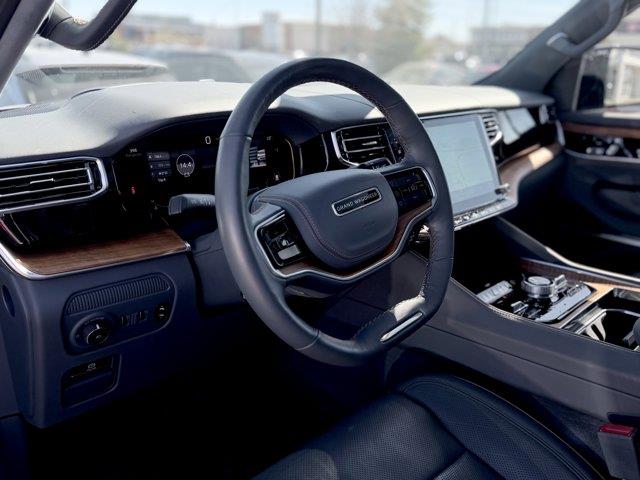 jeep Grand Wagoneer 2023 - 14