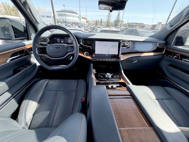 jeep Grand Wagoneer 2023 - 16