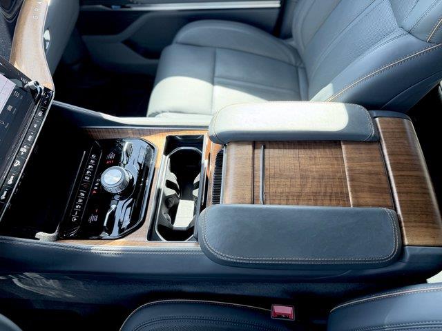 jeep Grand Wagoneer 2023 - 23