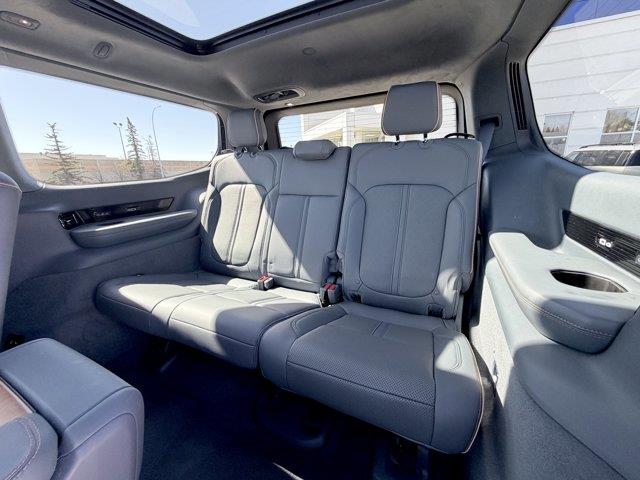 jeep Grand Wagoneer 2023 - 32