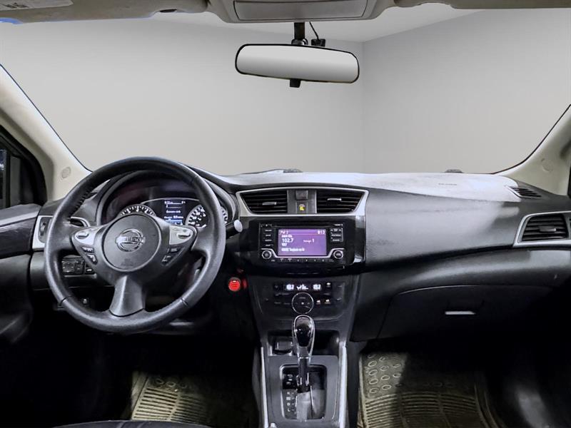 nissan Sentra 2018 - 12