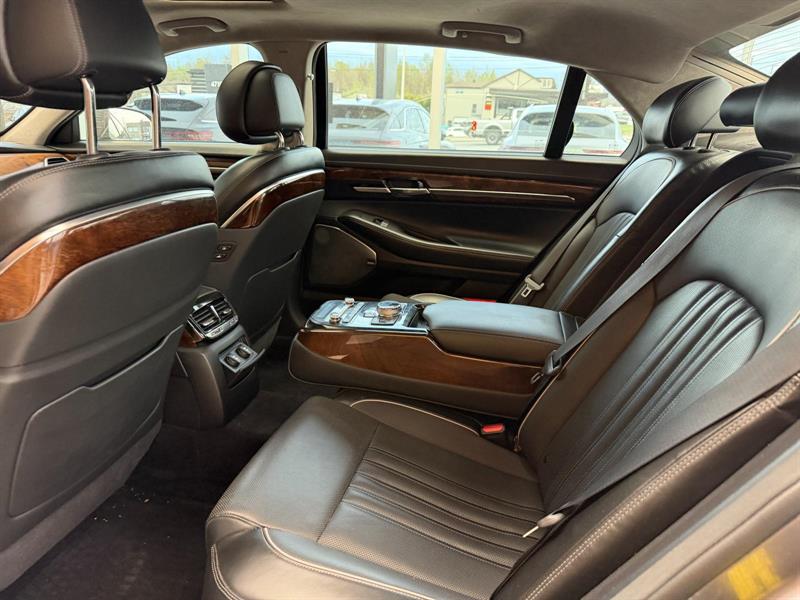 genesis G90 2017 - 12