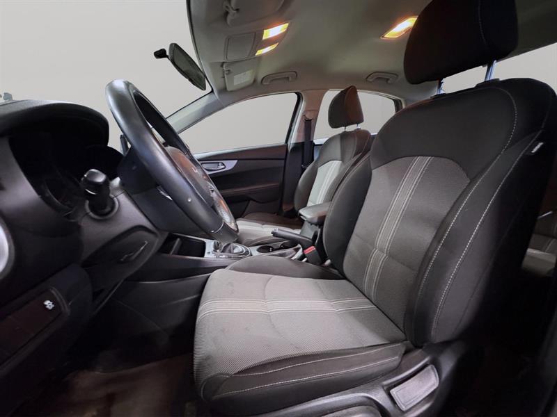 kia Forte 2022 - 8