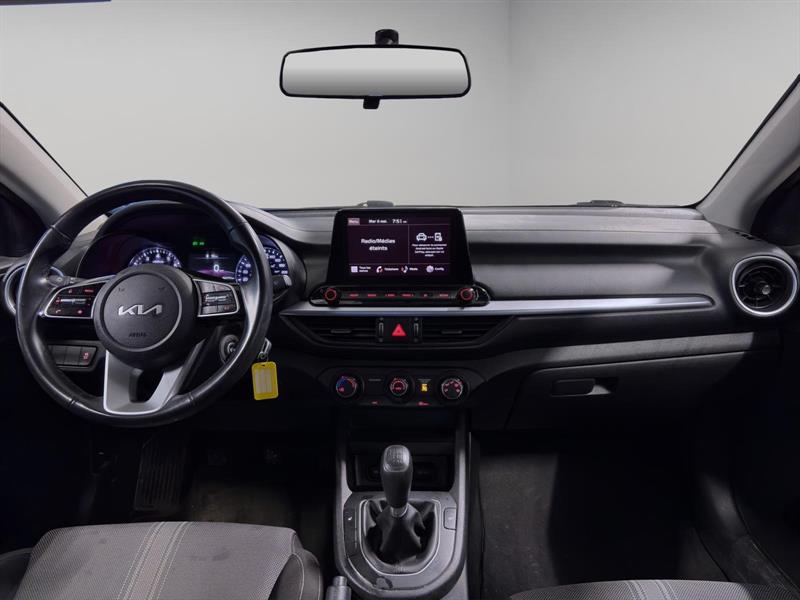 kia Forte 2022 - 12